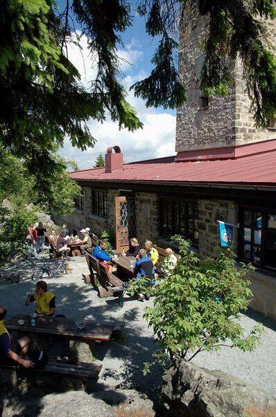 fichtelgebirge rast an der bergstation